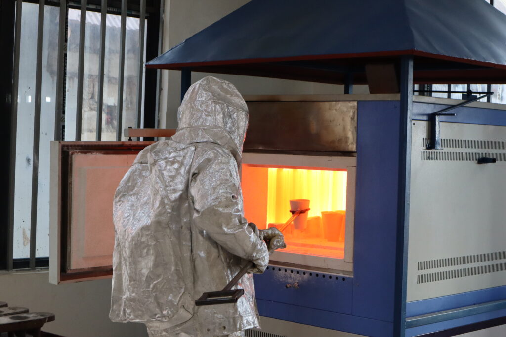 Analysis of Gold By Metallic Screening